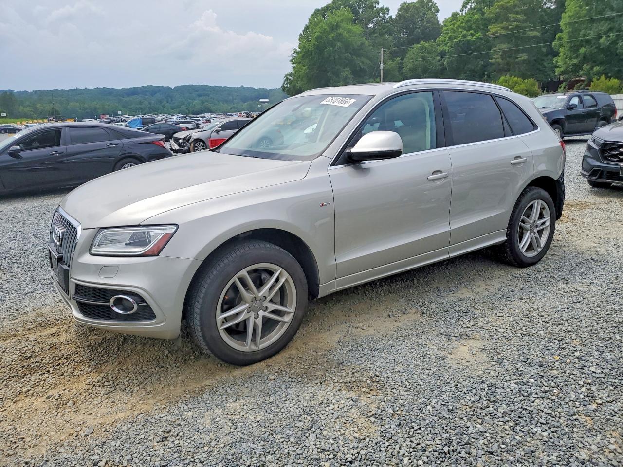 Salvage Audi Q5 Image