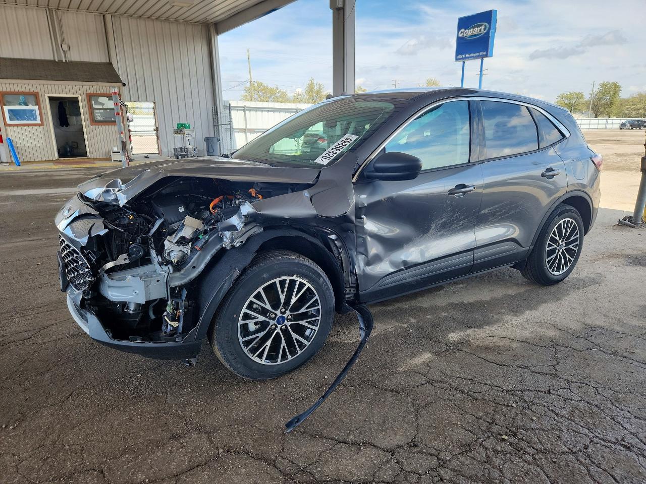 Salvage Ford Escape Image