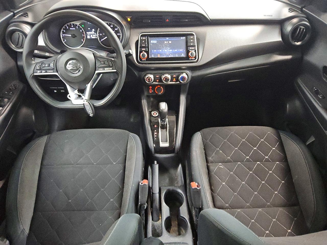 Nissan Kicks S