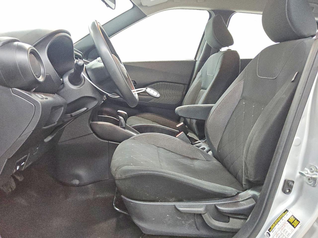 Nissan Kicks S