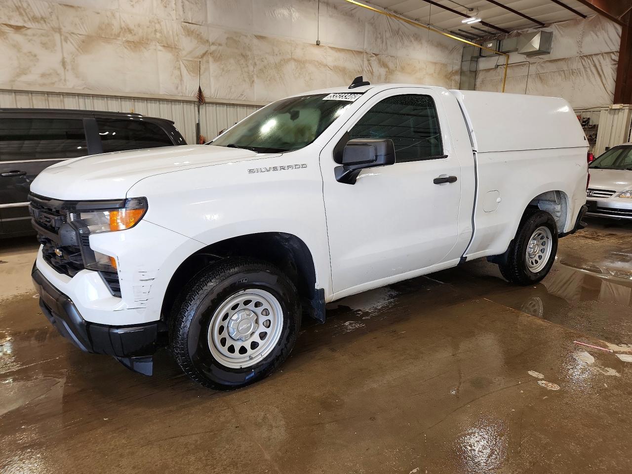 Salvage Chevrolet Silverado Image