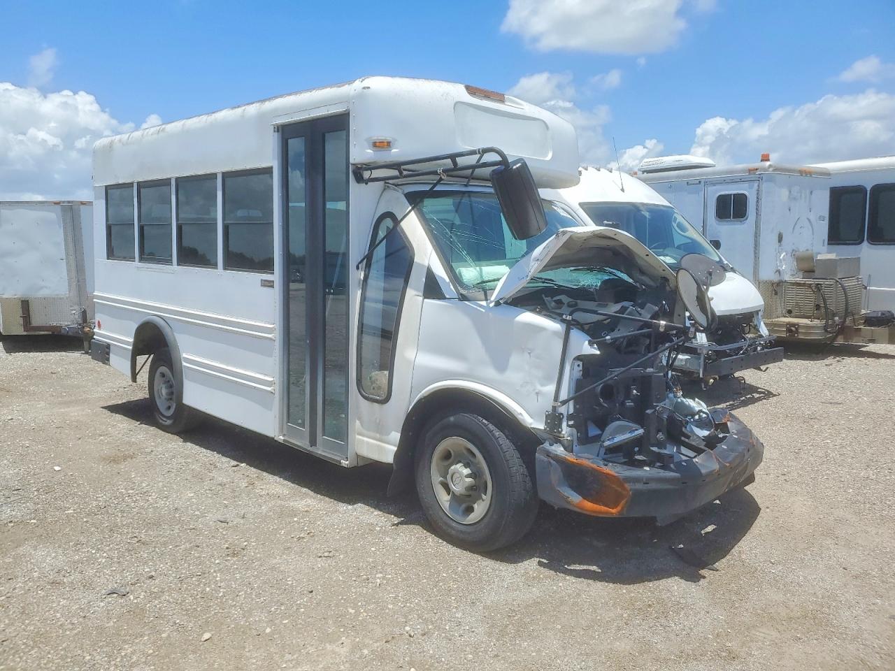Salvage Chevrolet Express Image