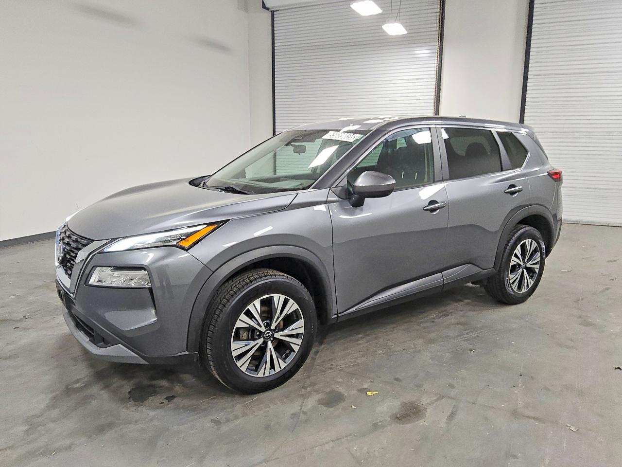 Salvage Nissan Rogue Image
