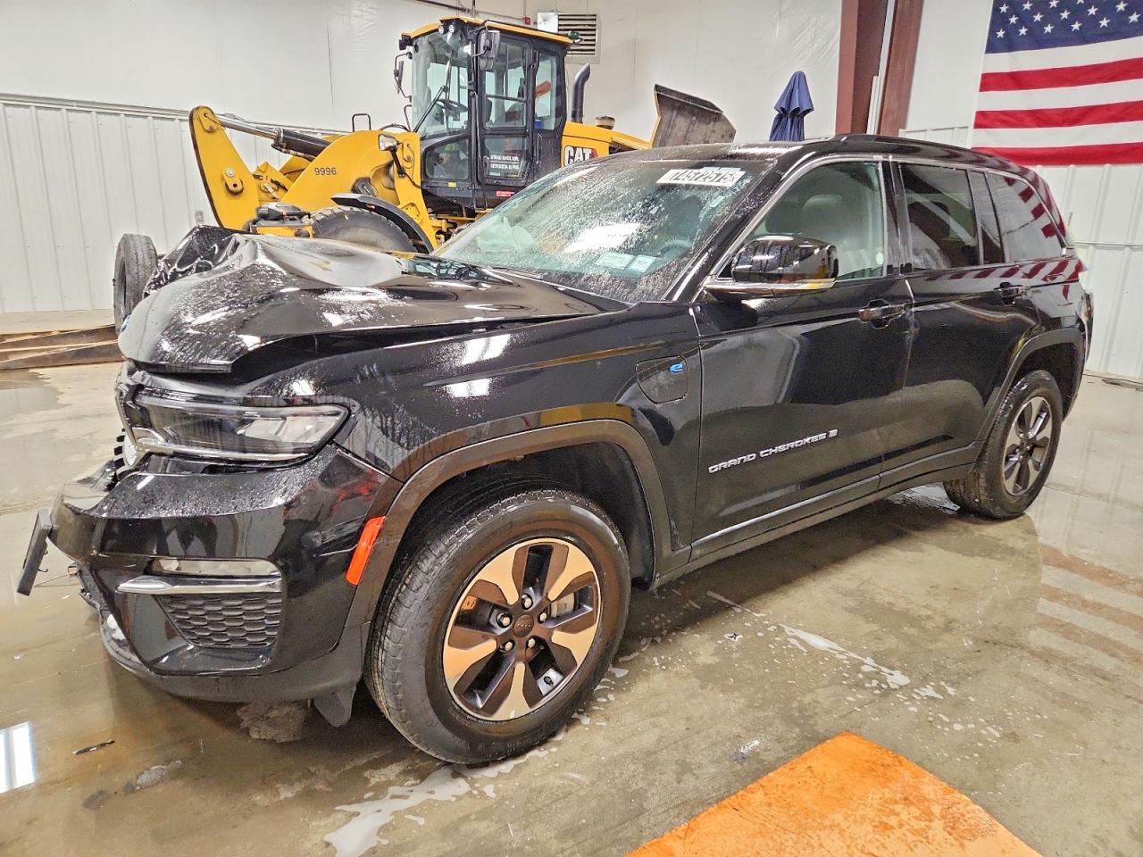 Salvage Jeep Cherokee Image