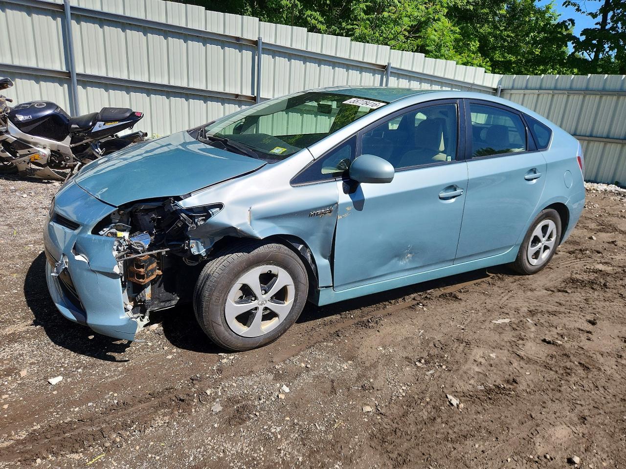 Salvage Toyota Prius Image