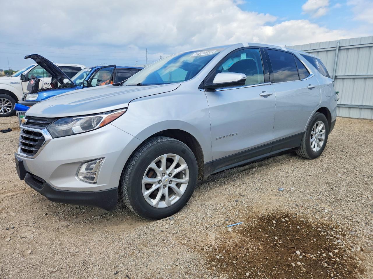Salvage Chevrolet Equinox Image