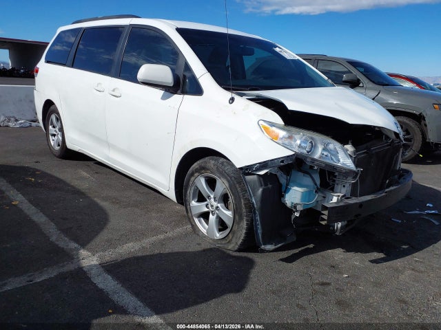 Salvage Toyota Sienna Image