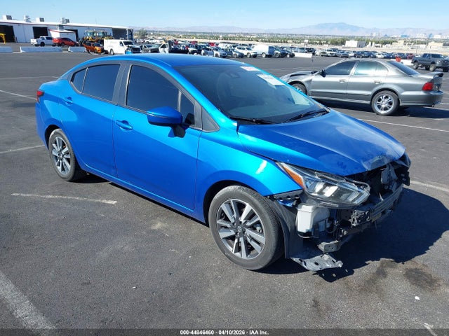 Salvage Nissan Versa Image