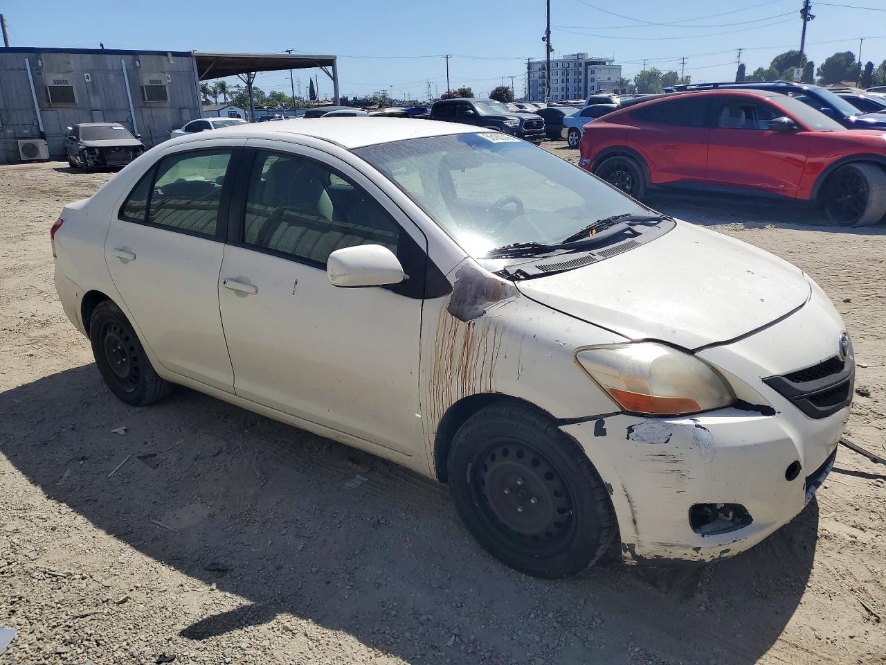 Toyota Yaris Base