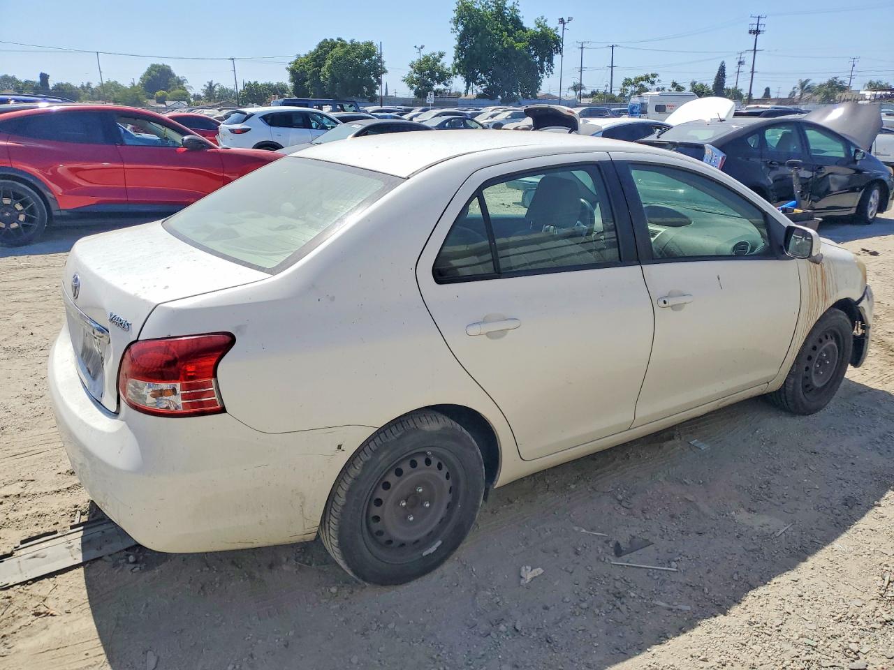 Toyota Yaris Base