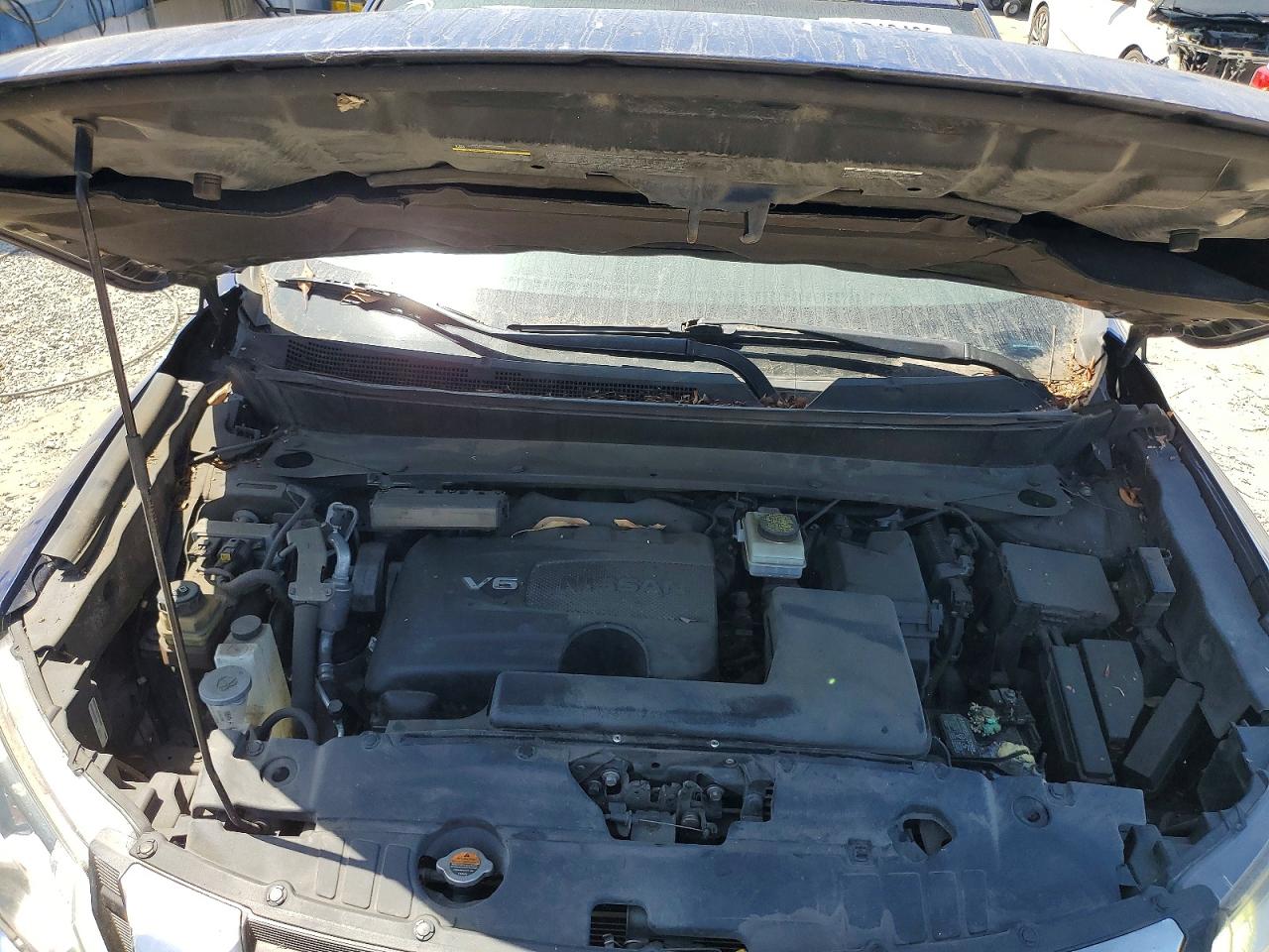 Nissan Pathfinder S
