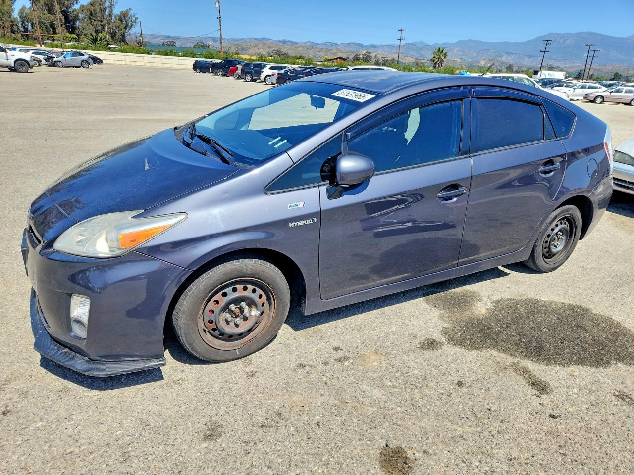 Salvage Toyota Prius Image