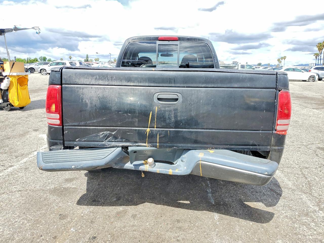 Dodge Dakota Base