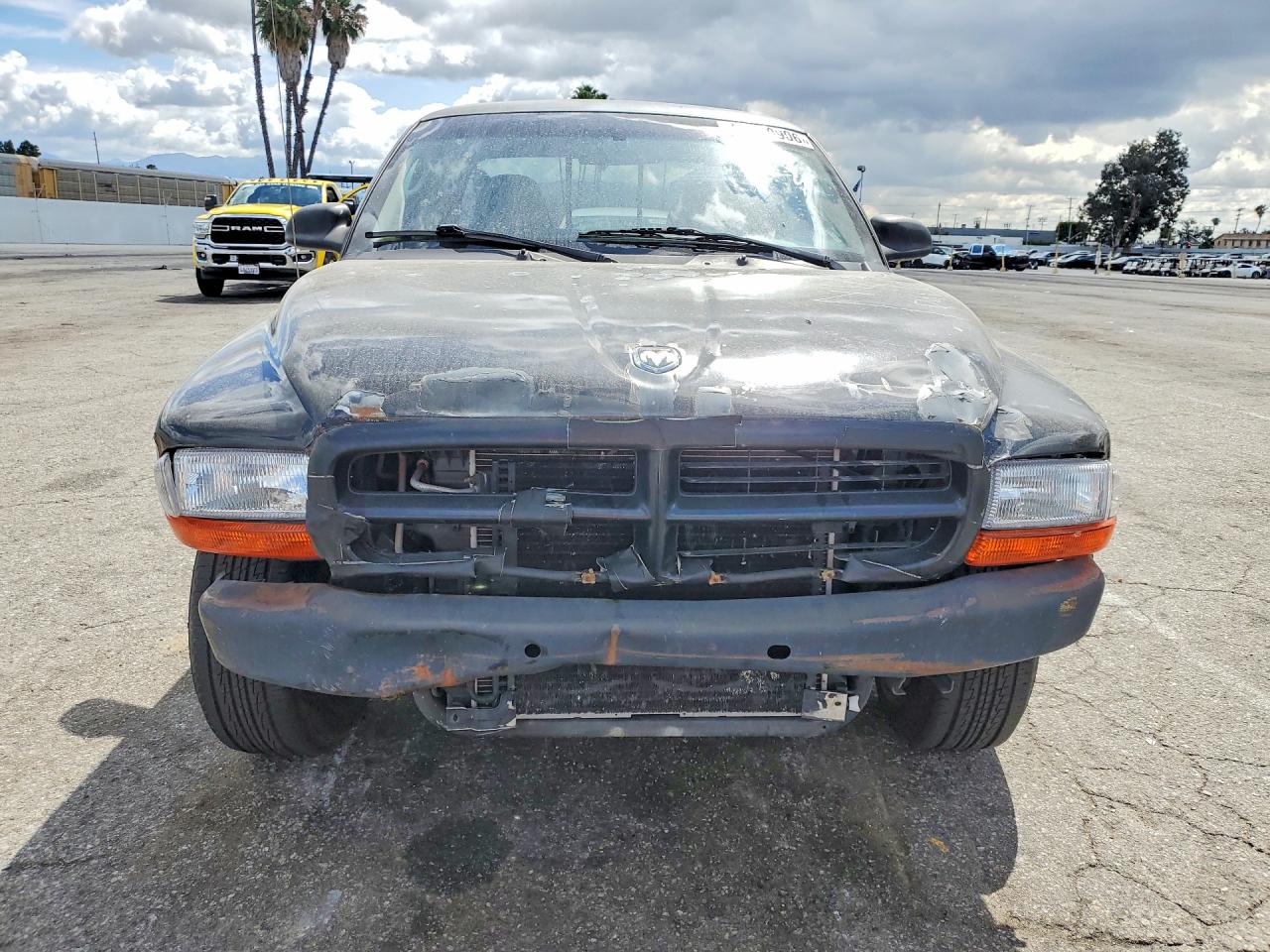 Dodge Dakota Base
