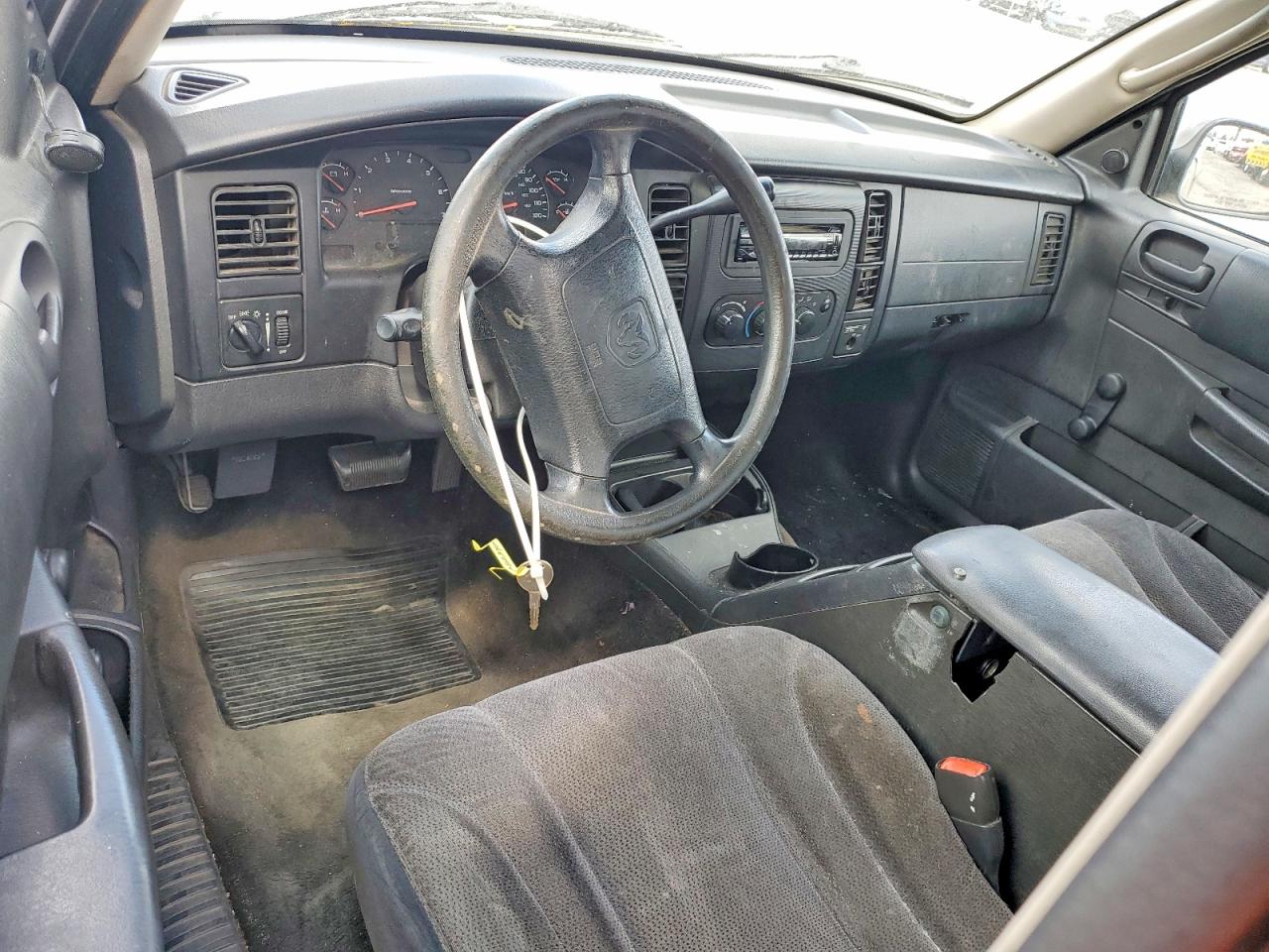Dodge Dakota Base