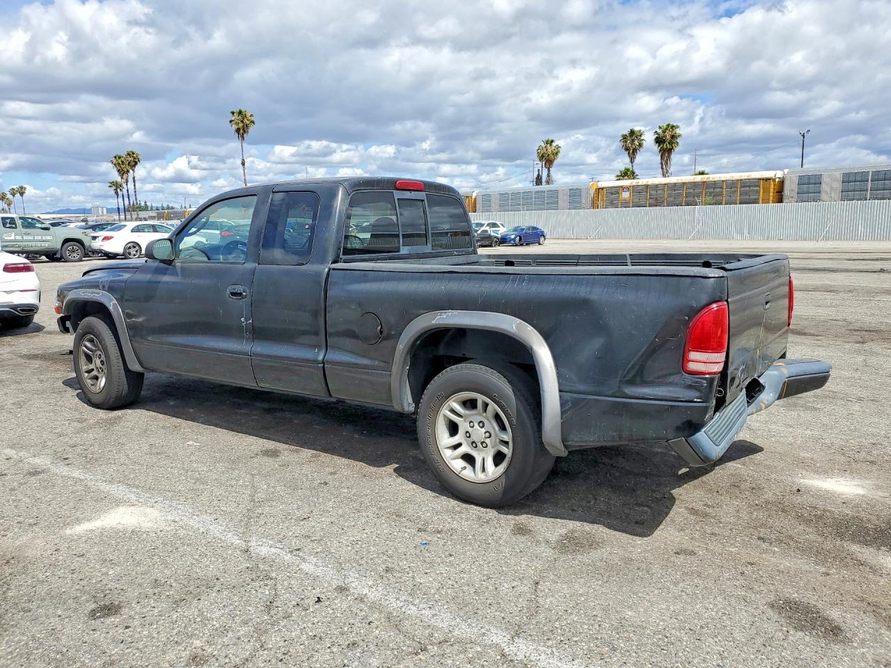 Dodge Dakota Base