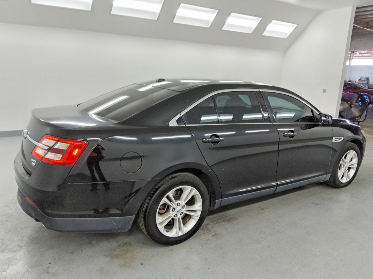 Ford Taurus Sel