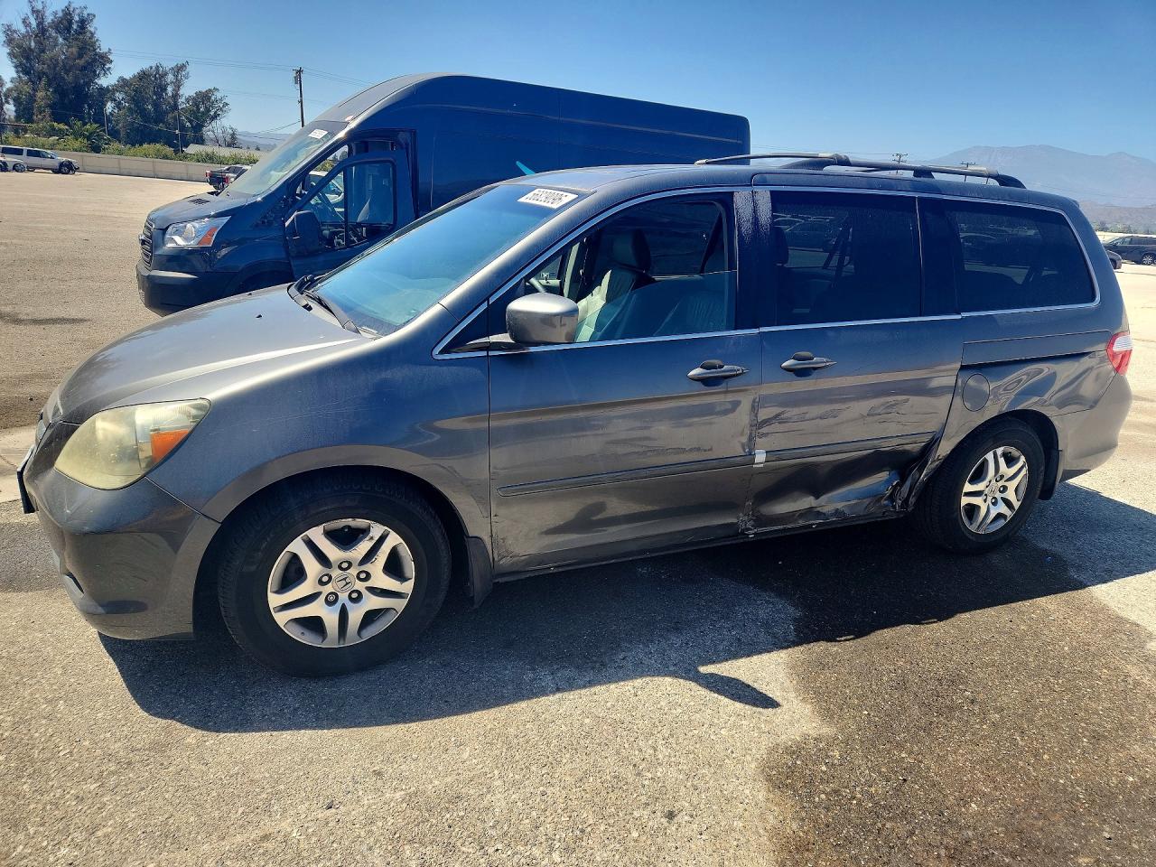 Salvage Honda Odyssey Image