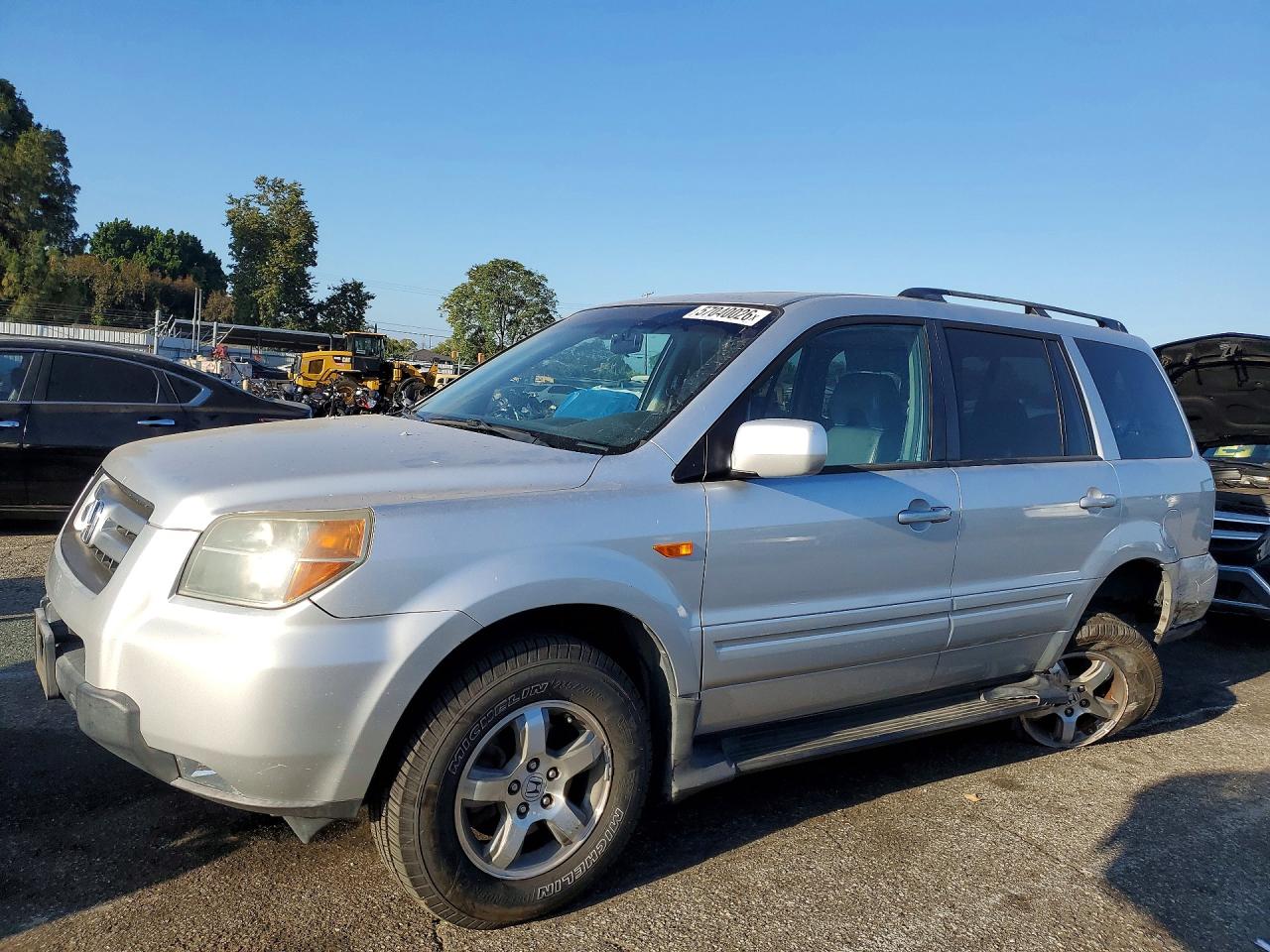 Salvage Honda Pilot Image