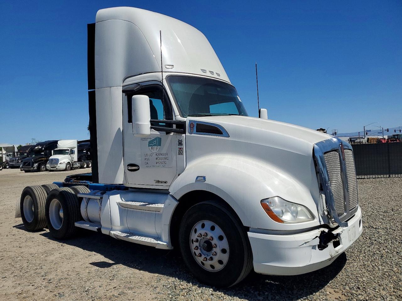 Salvage Kenworth T680 Image
