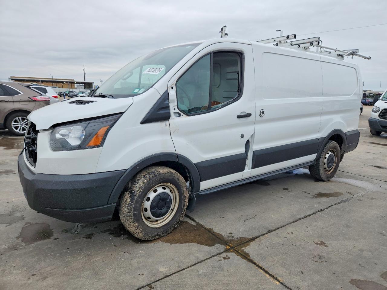 Salvage Ford Transit Image
