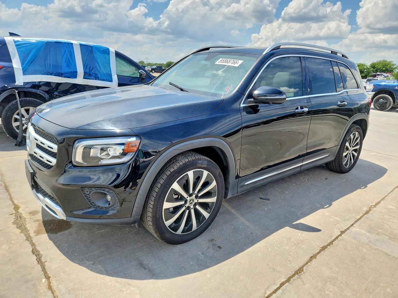 Salvage Mercedes-Benz GLB Image