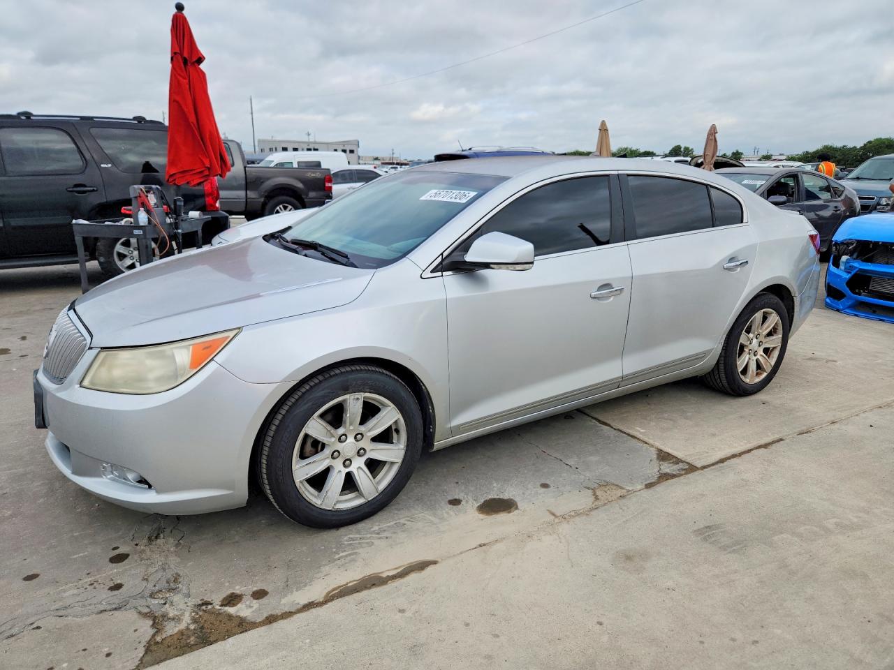 Salvage Buick LaCrosse Image
