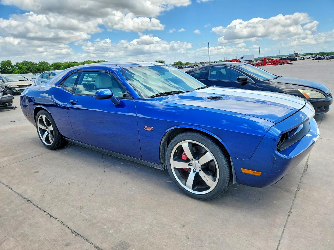 Dodge Challenger Srt-8