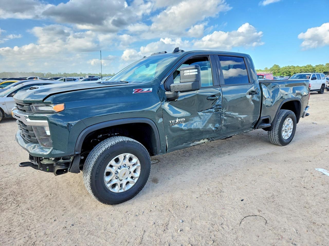 Salvage Chevrolet Silverado Image