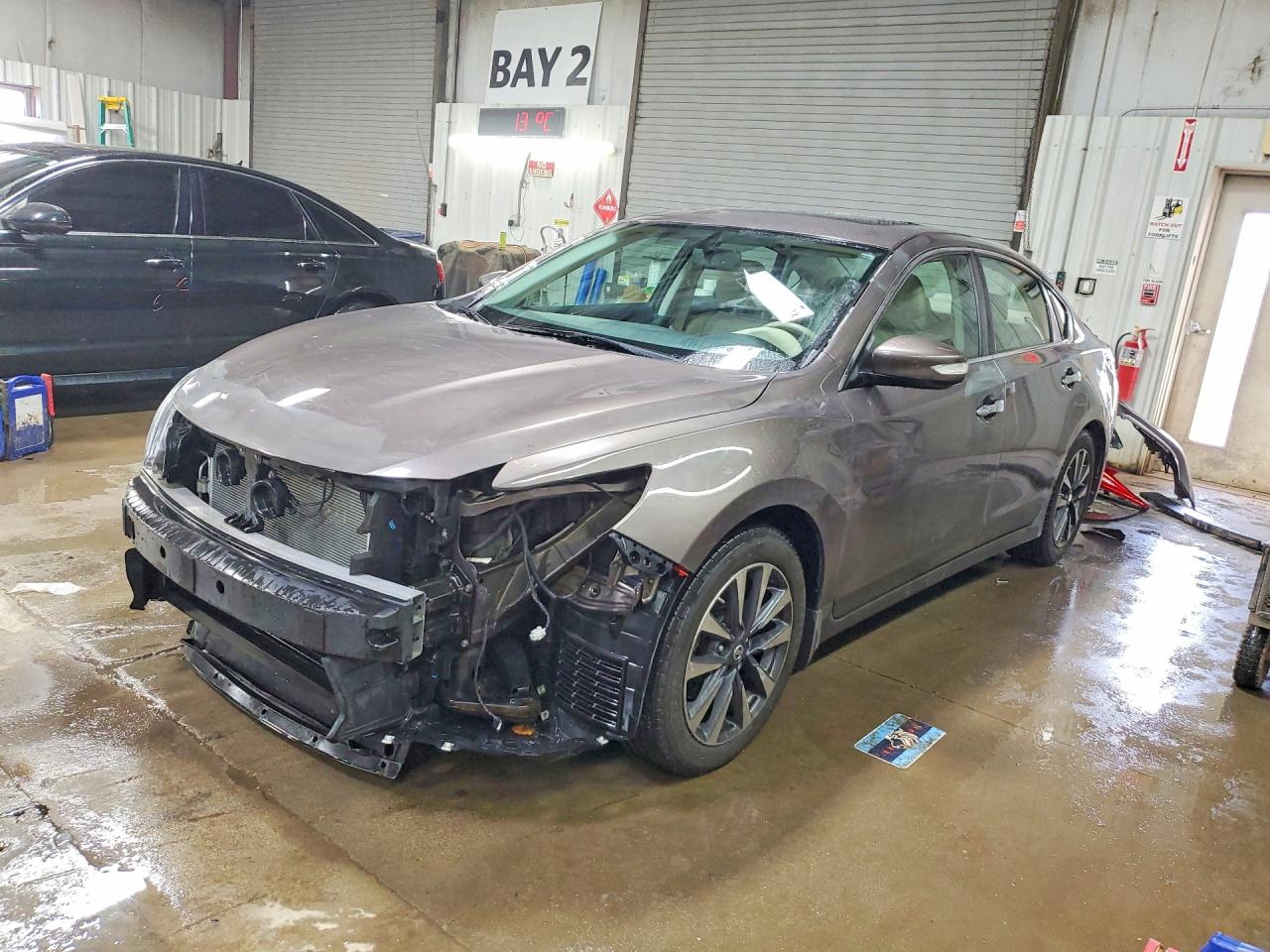Salvage Nissan Altima Image