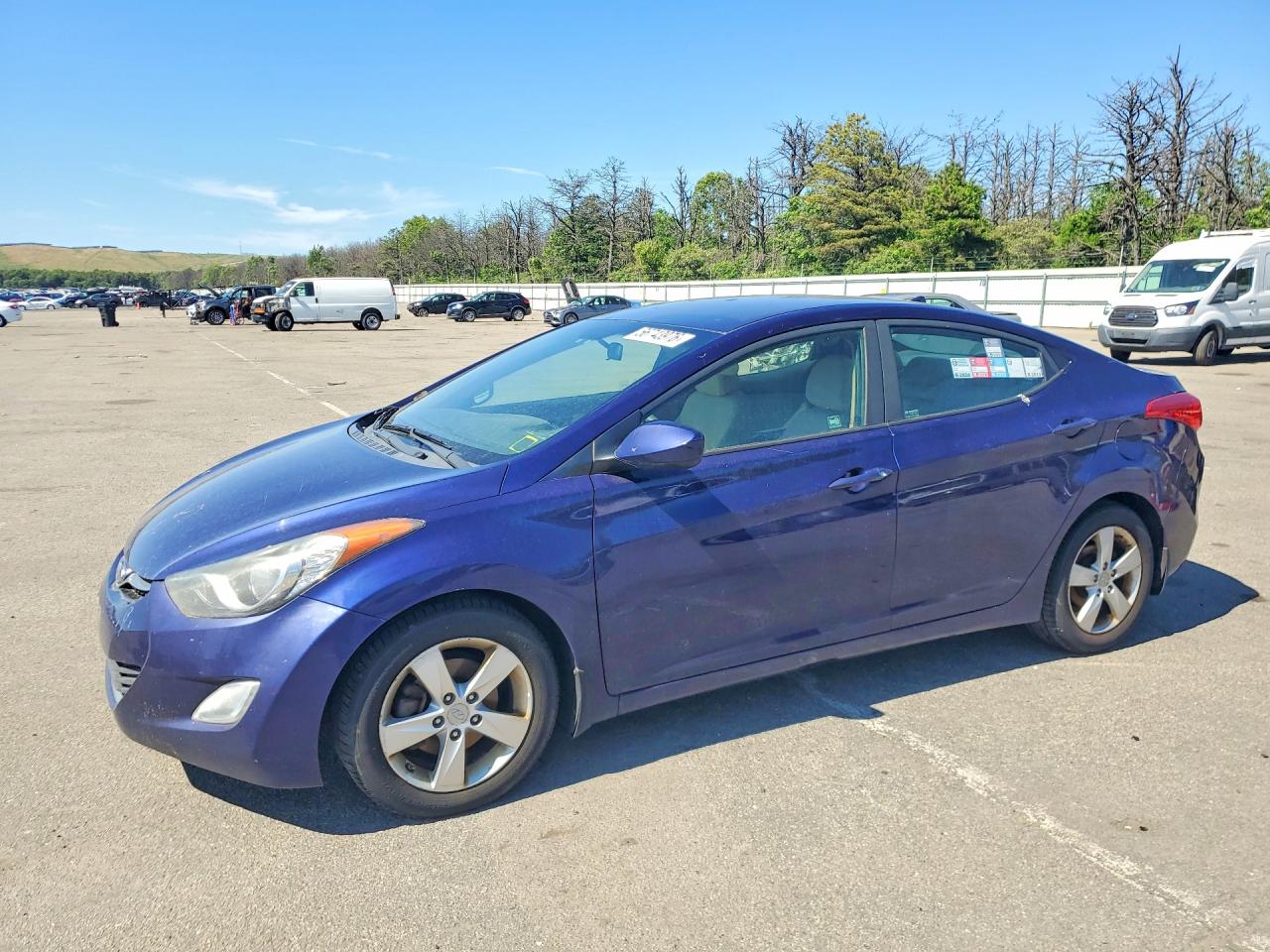 Salvage Hyundai ELANTRA Image