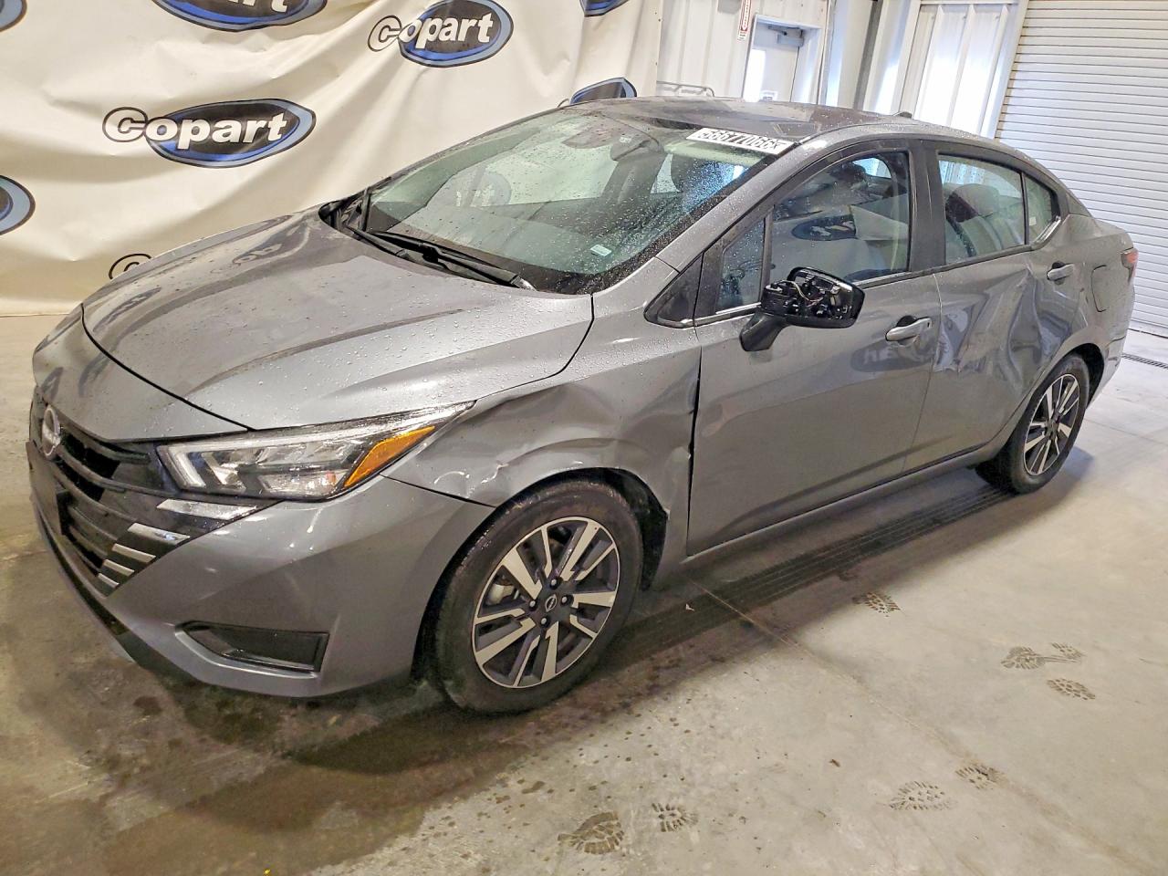 Salvage Nissan Versa Image