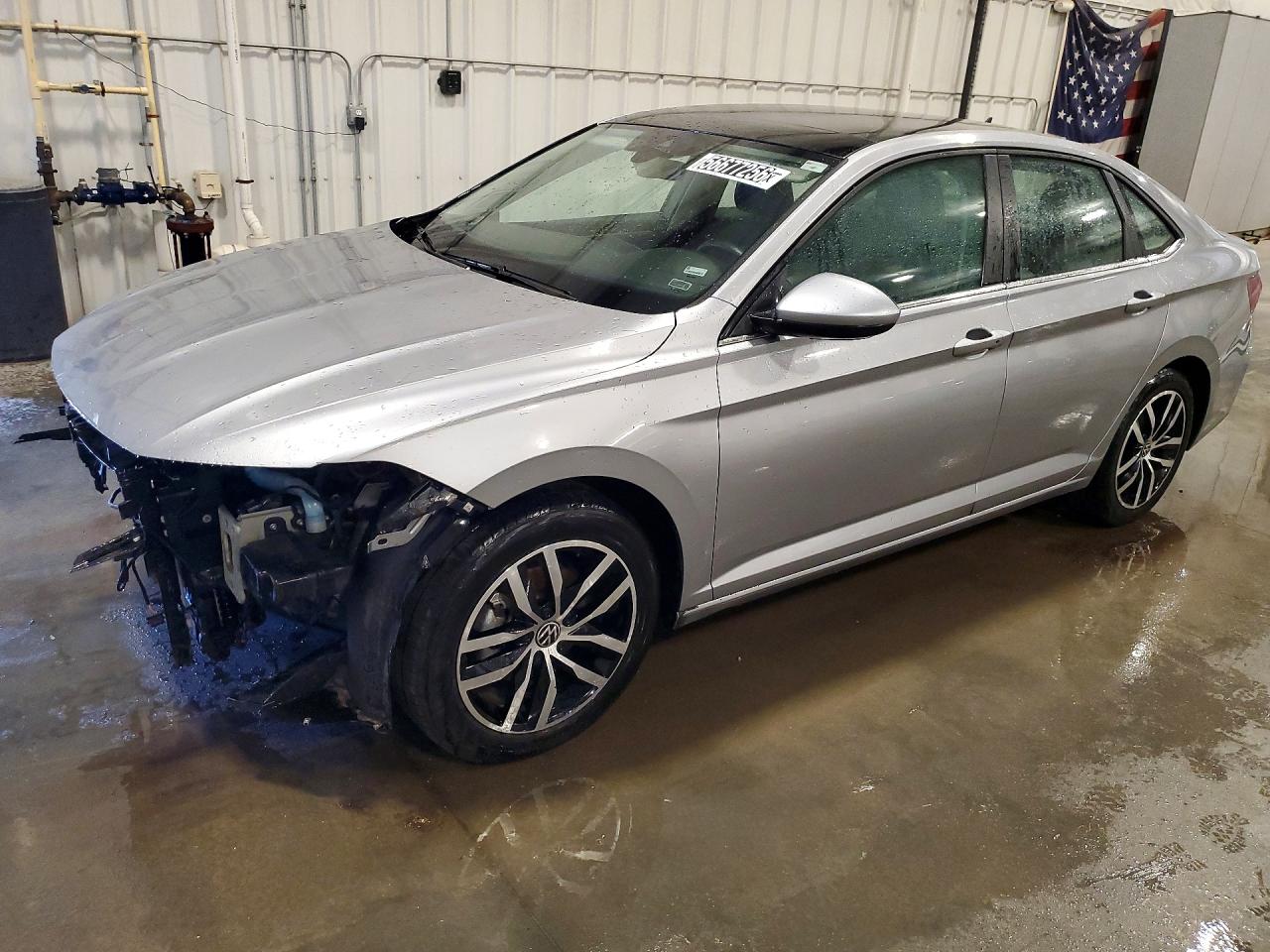 Salvage Volkswagen Jetta Image