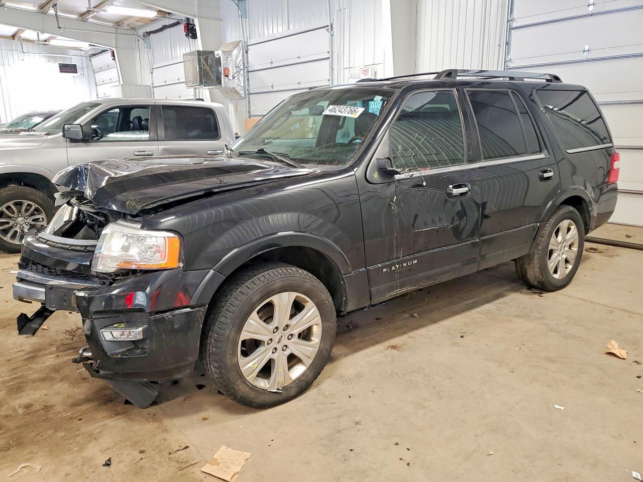 Salvage Ford Expedition Image