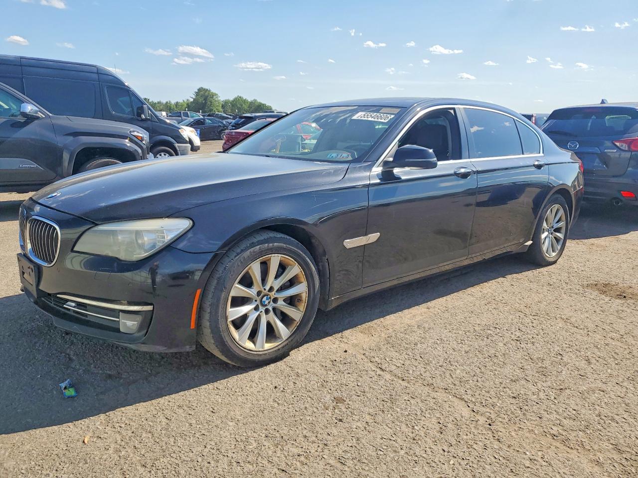 Salvage BMW 7 Series Image