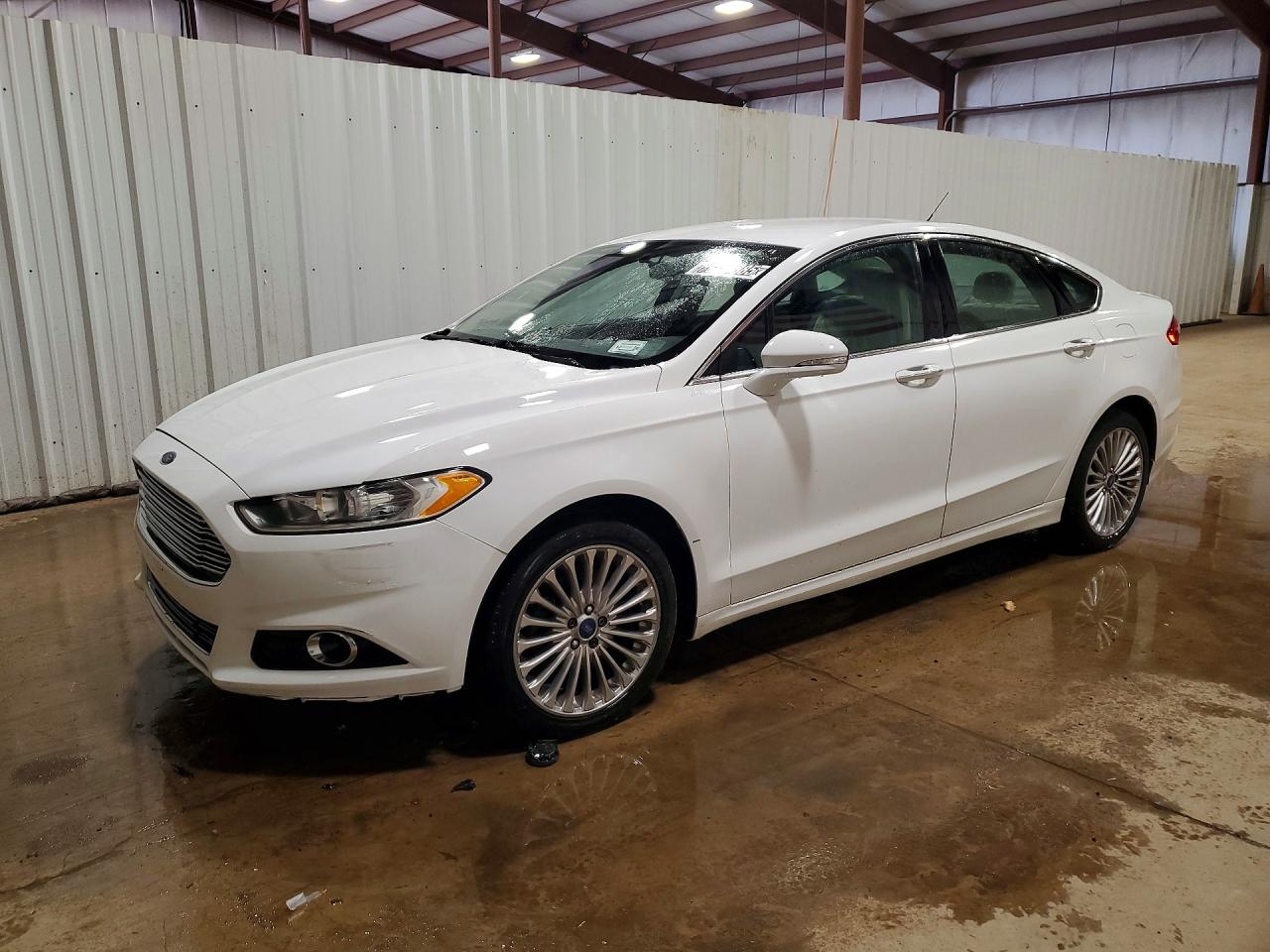 Salvage Ford Fusion Image