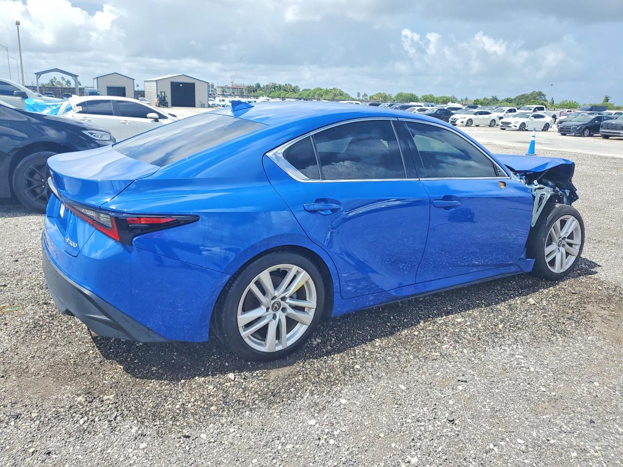 Lexus Is Base