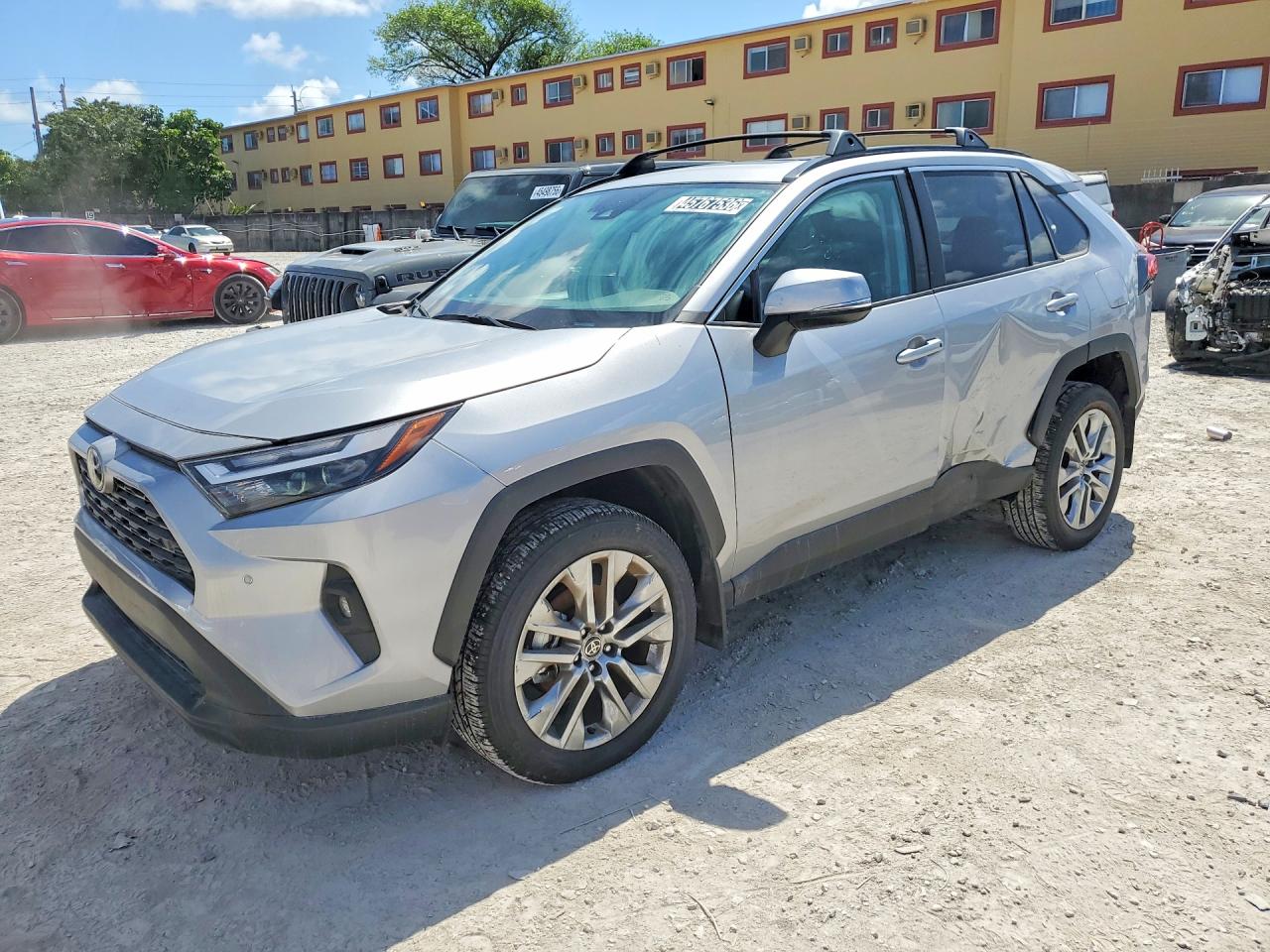 Salvage Toyota RAV4 Image
