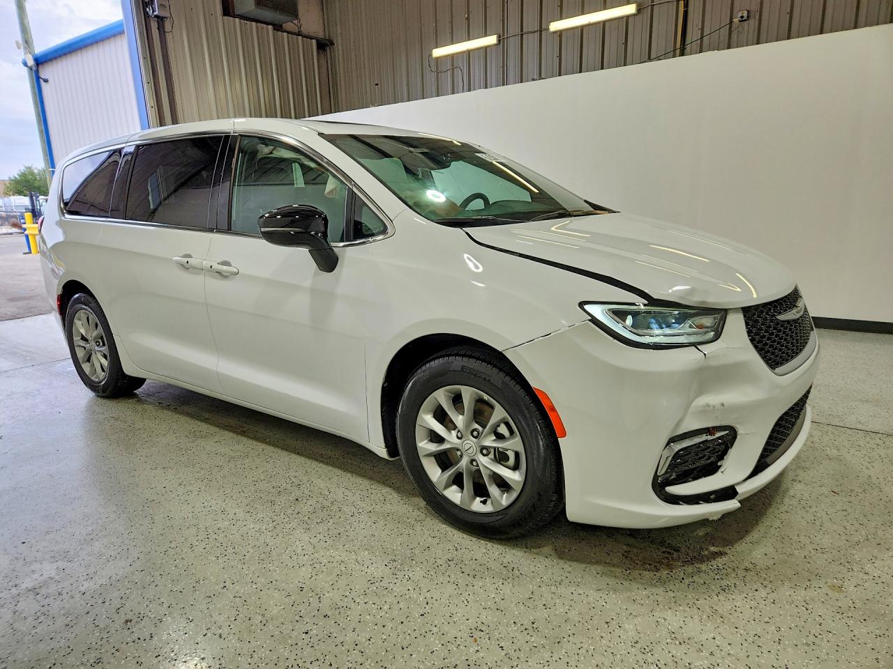 Chrysler Pacifica Limited