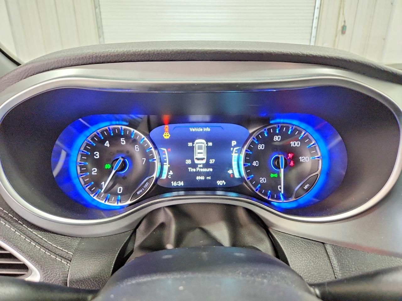 Chrysler Pacifica Limited