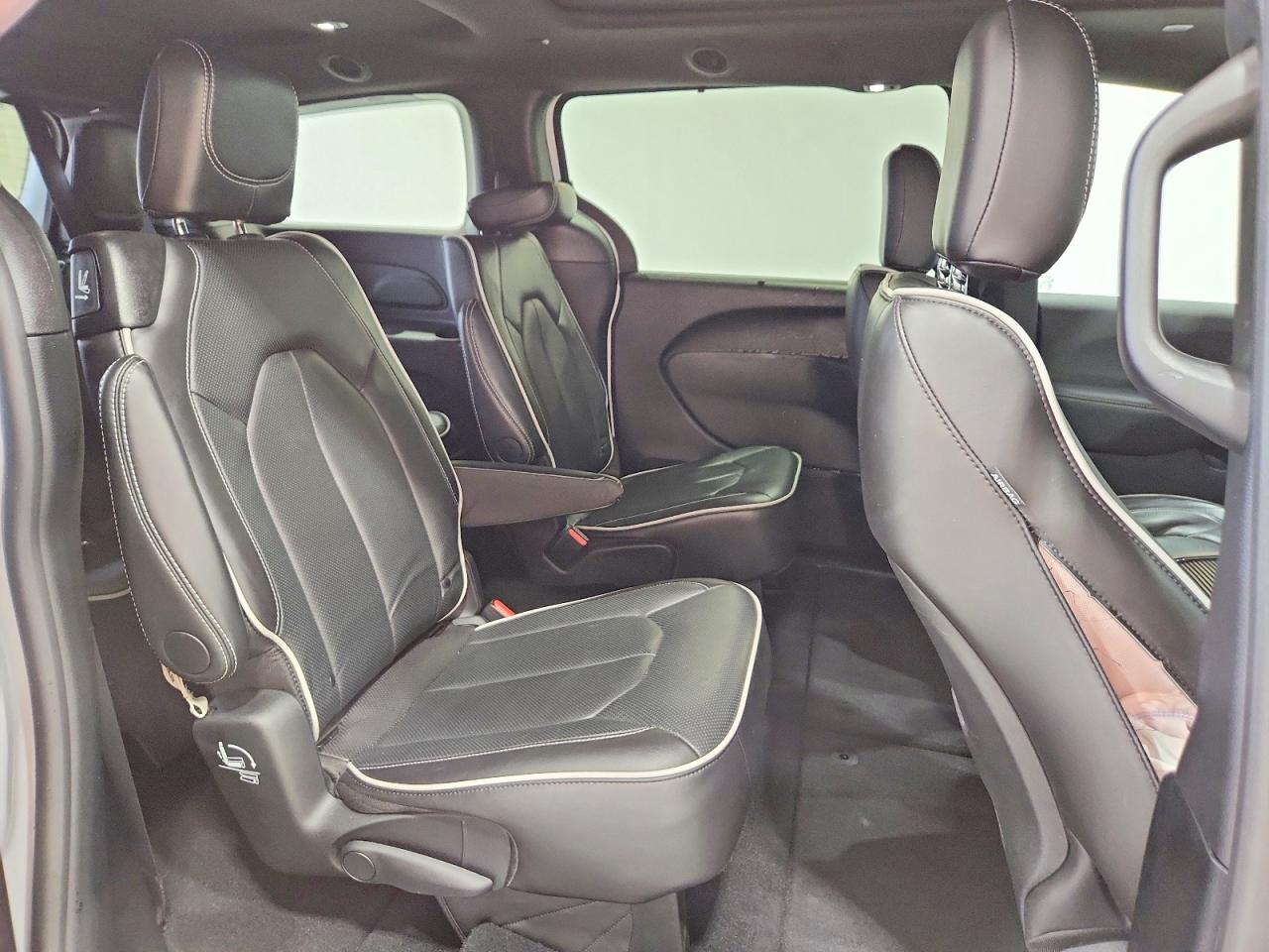 Chrysler Pacifica Limited