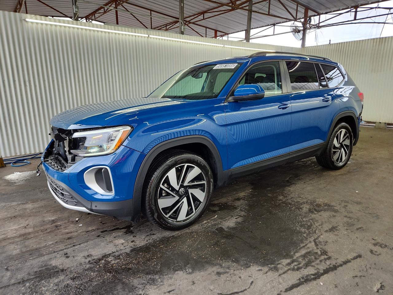Salvage Volkswagen Atlas Image