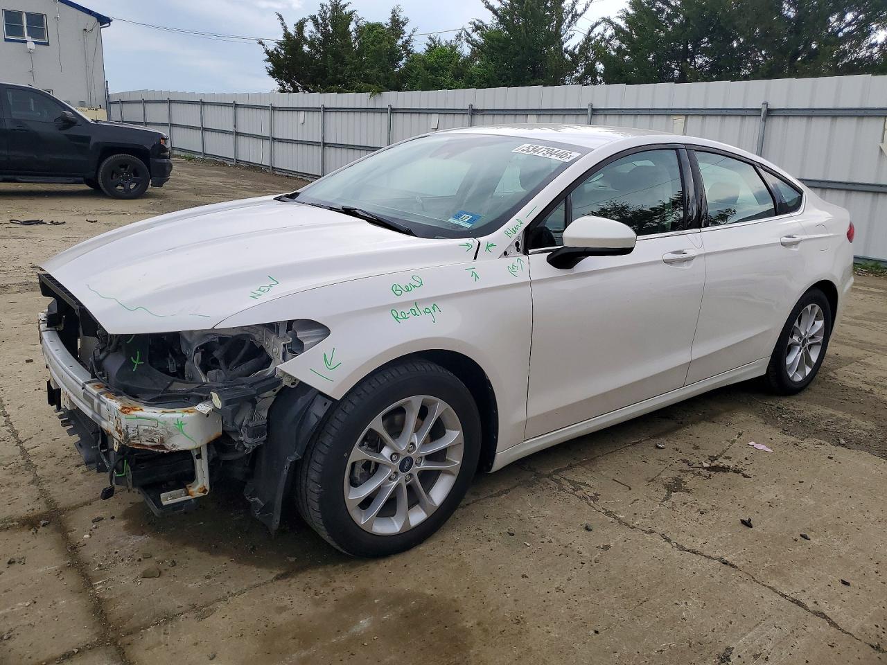 Salvage Ford Fusion Image
