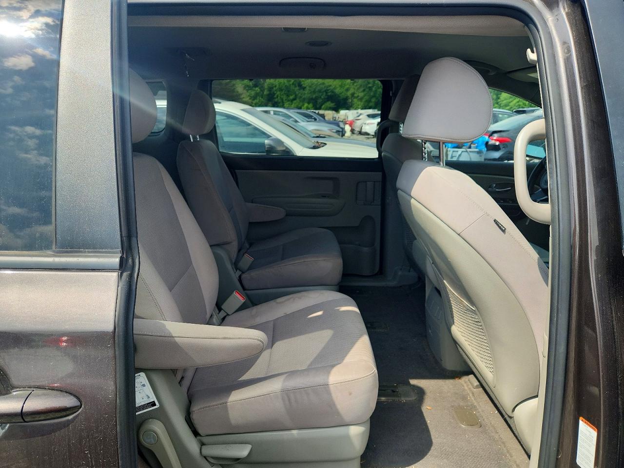 Kia Sedona Lx