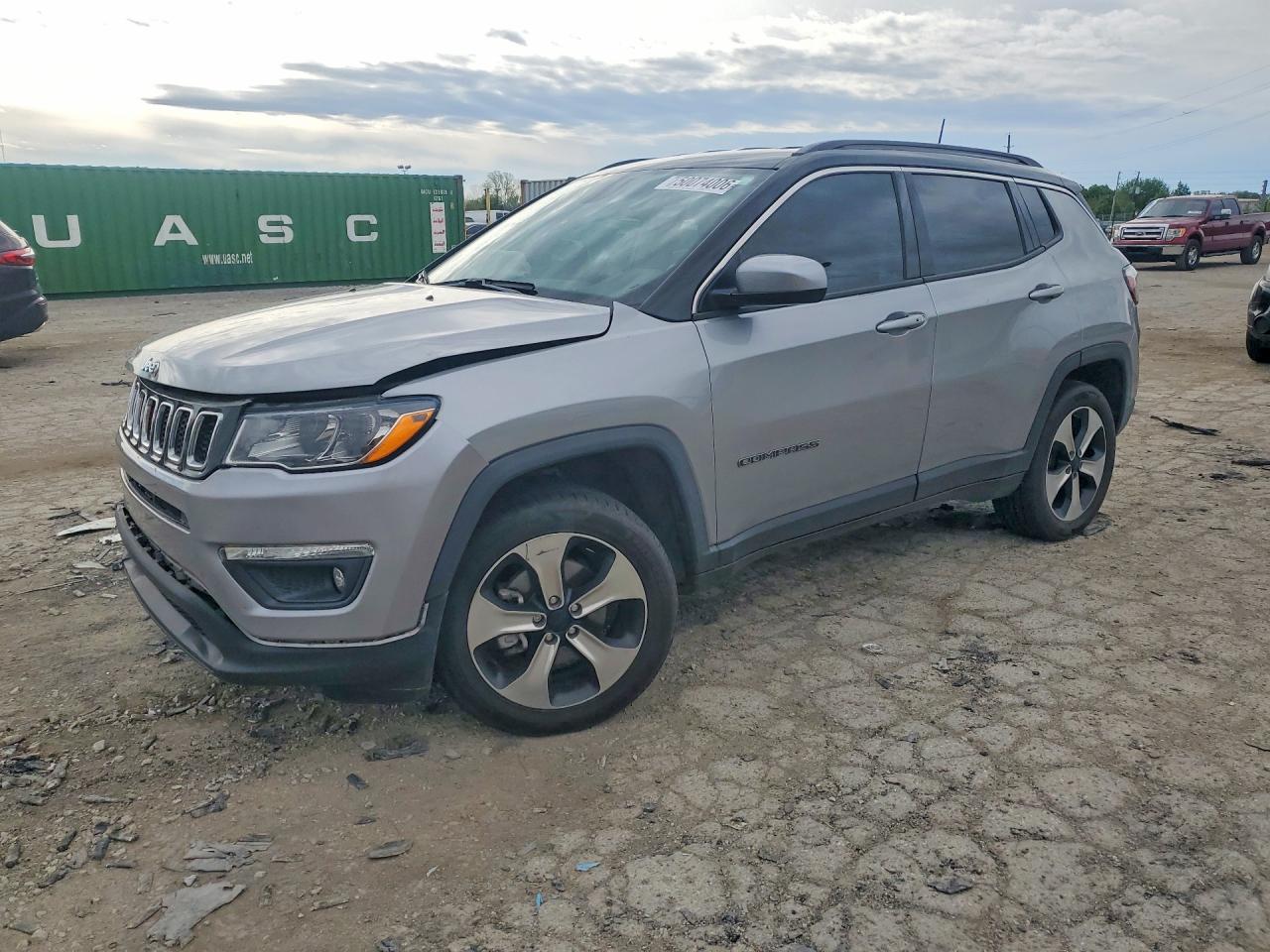 Salvage Jeep Compass Image