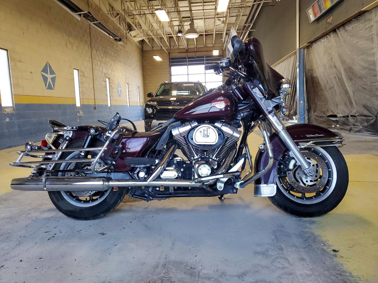 Salvage Harley-Davidson Fl Image