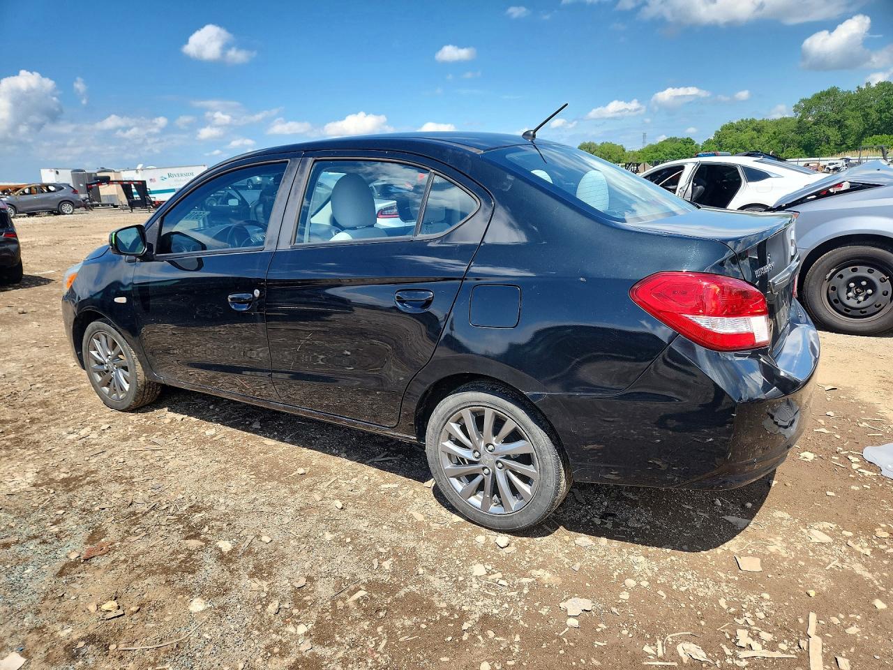 Mitsubishi Mirage G4 Es