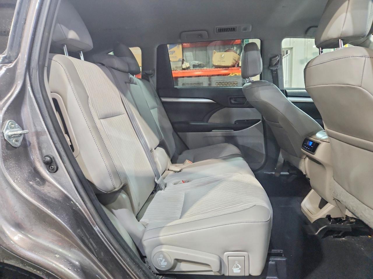Toyota Highlander Le Plus