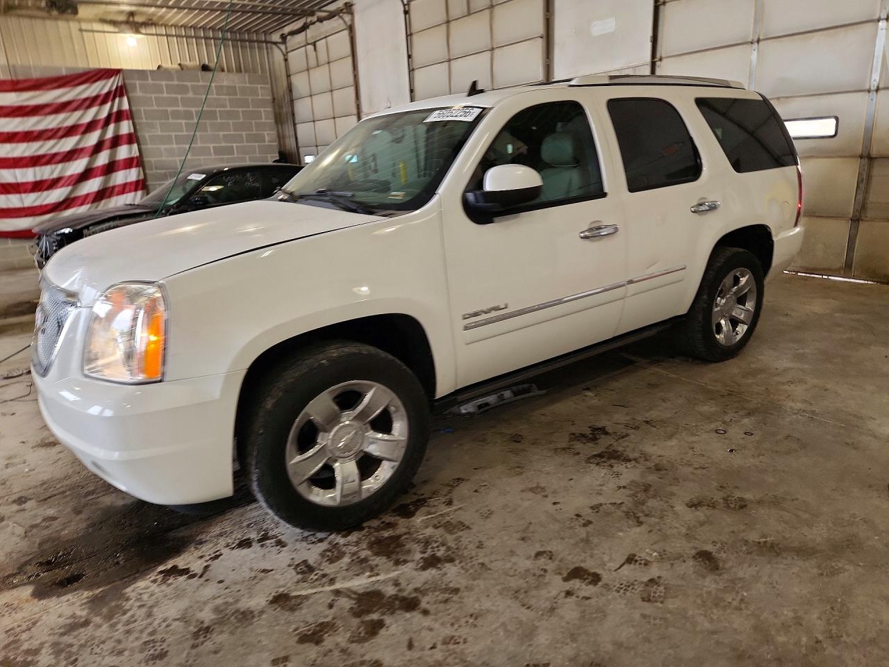 Salvage GMC Yukon Image
