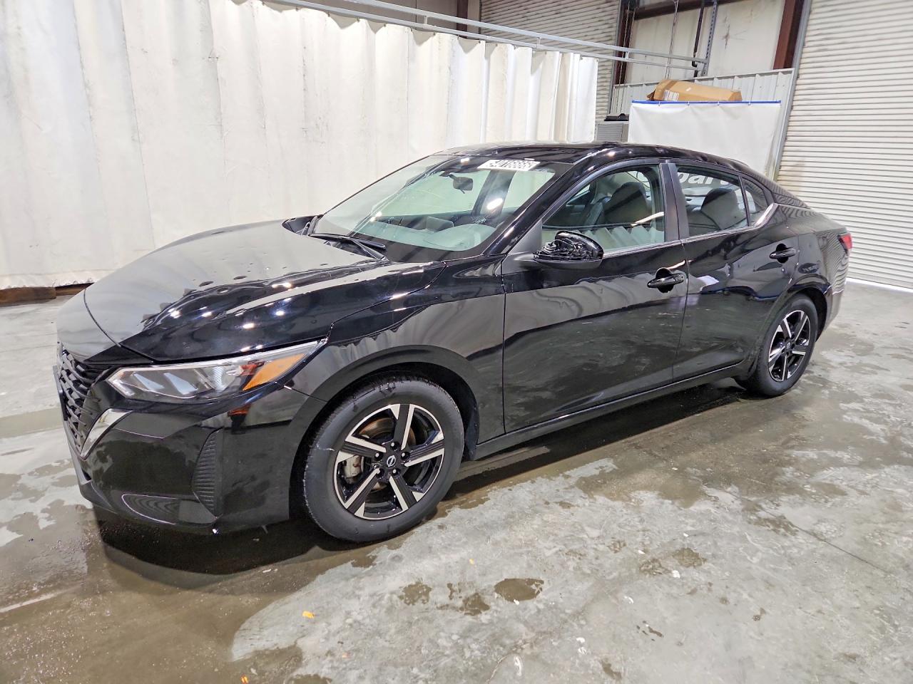 Salvage Nissan Sentra Image